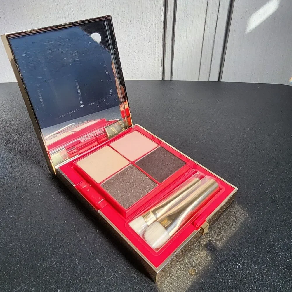 NEW Valentino Beauty Color Flip Eyeshadow Palette Brand - 02 When In Paris